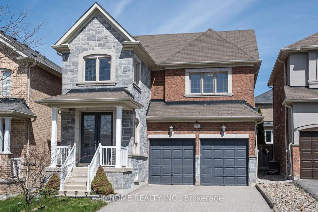 223 Emma Broadbent Court, Newmarket