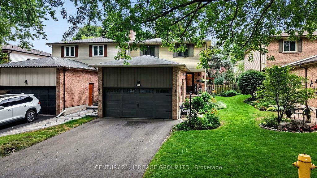 11 Bishop Crescent, Markham