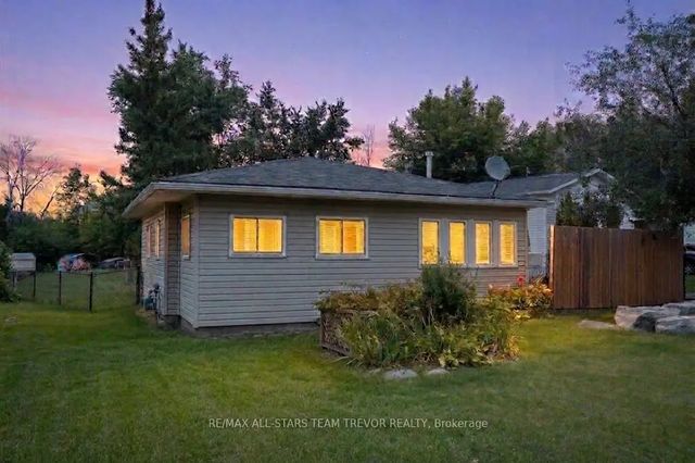 6286 Black River Road, Georgina