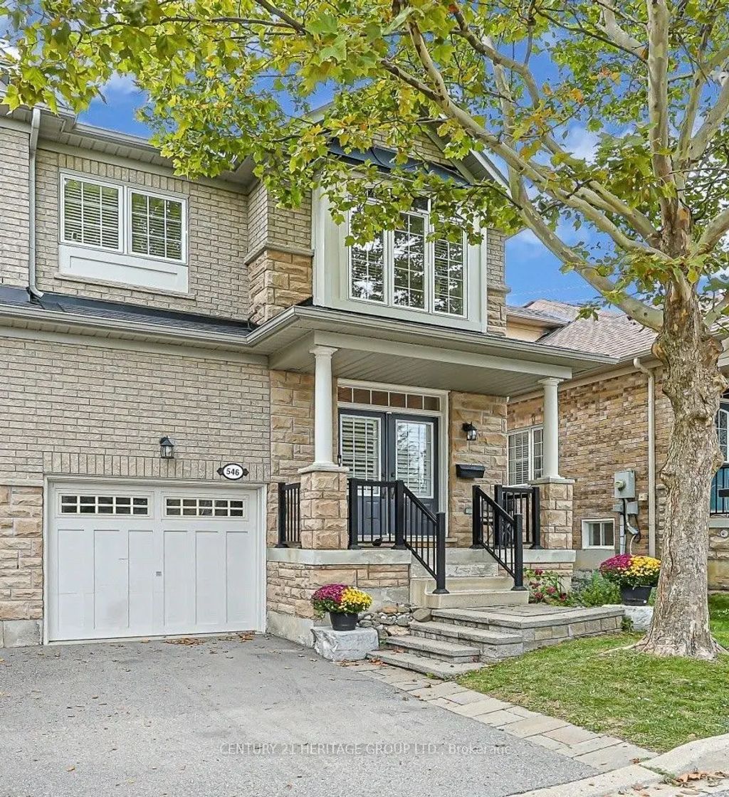 546 Tapestry Lane, Newmarket