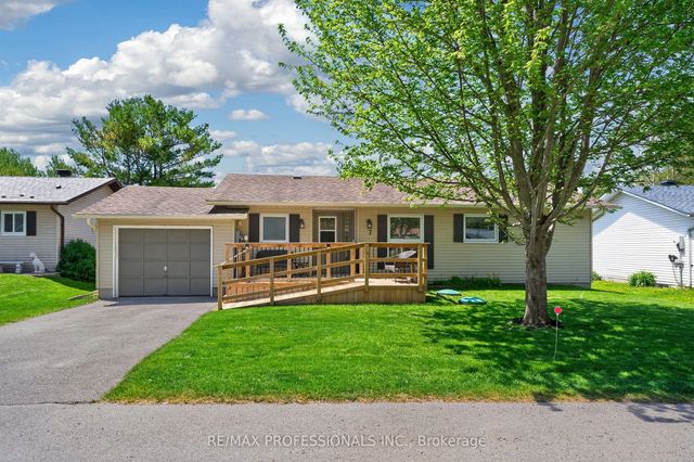 7 Tamarack Court, New Tecumseth