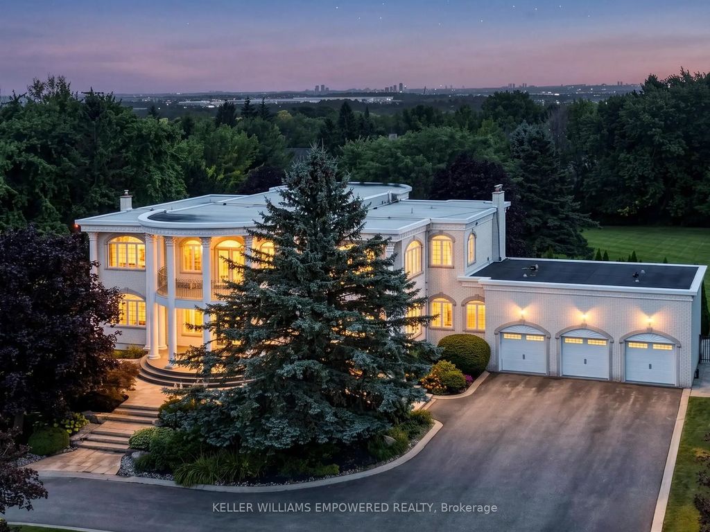 7 Deer Run Court, Richmond Hill
