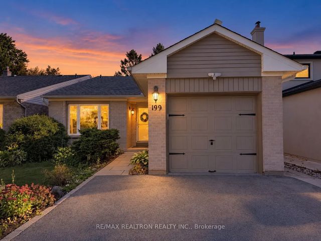 199 Weldrick Road W, Richmond Hill