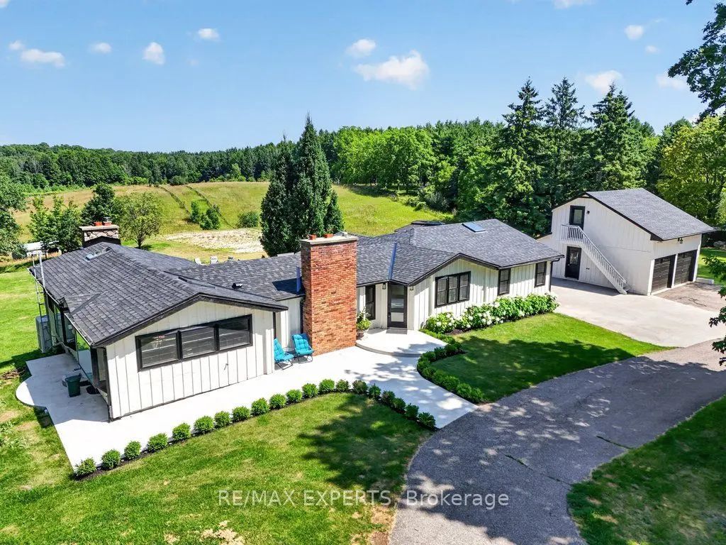 5502 16th Side Road, King