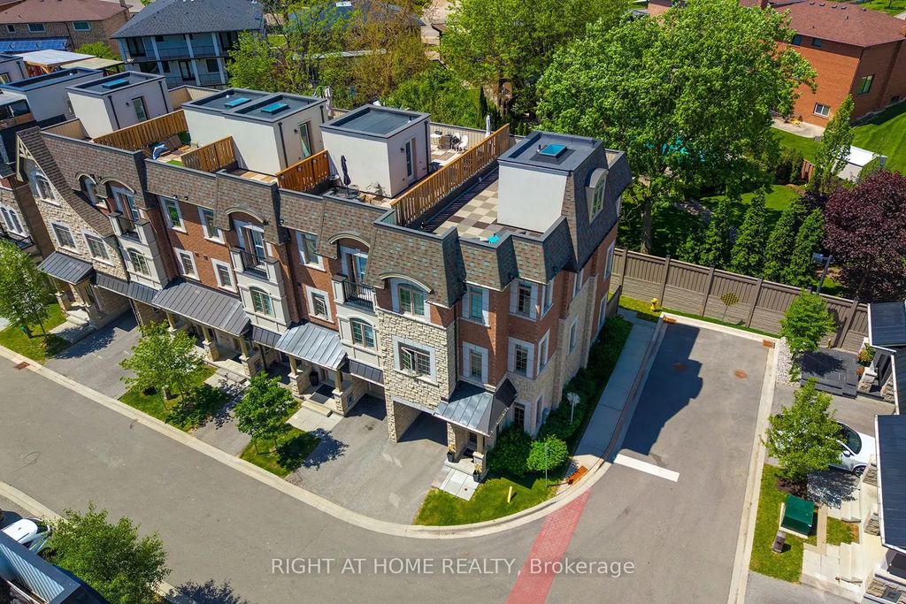 2 Queen Mary Court, Vaughan