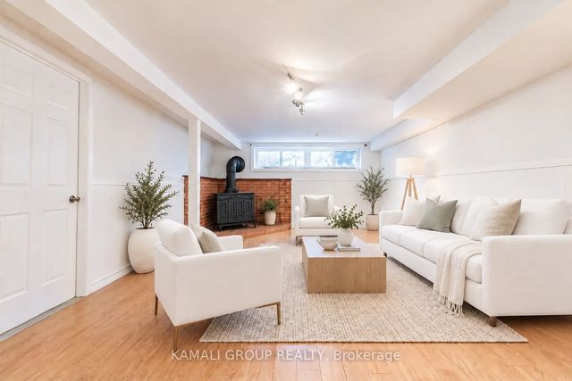 25 Hillview Drive Bsmt, Newmarket