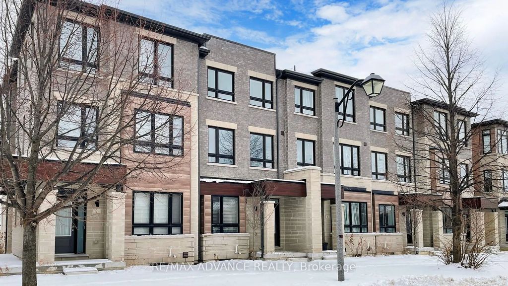 4 Carole Bell Way, Markham