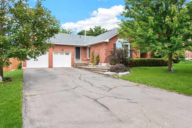 20 Arthur Hall Drive, East Gwillimbury