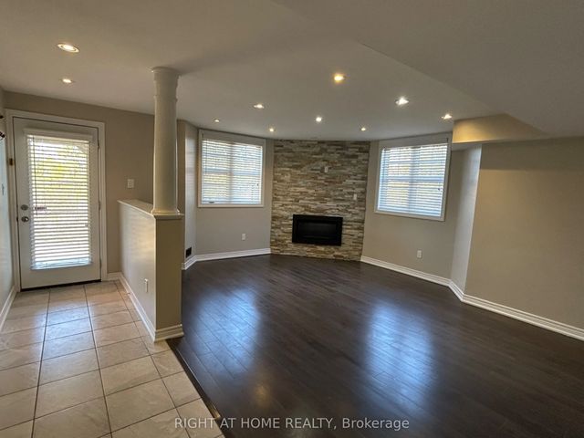 N/A, Whitchurch-Stouffville