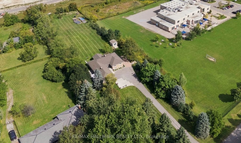 166 Hillcrest Drive, East Gwillimbury