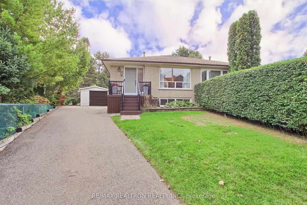 1 Mcdonald Drive, Aurora