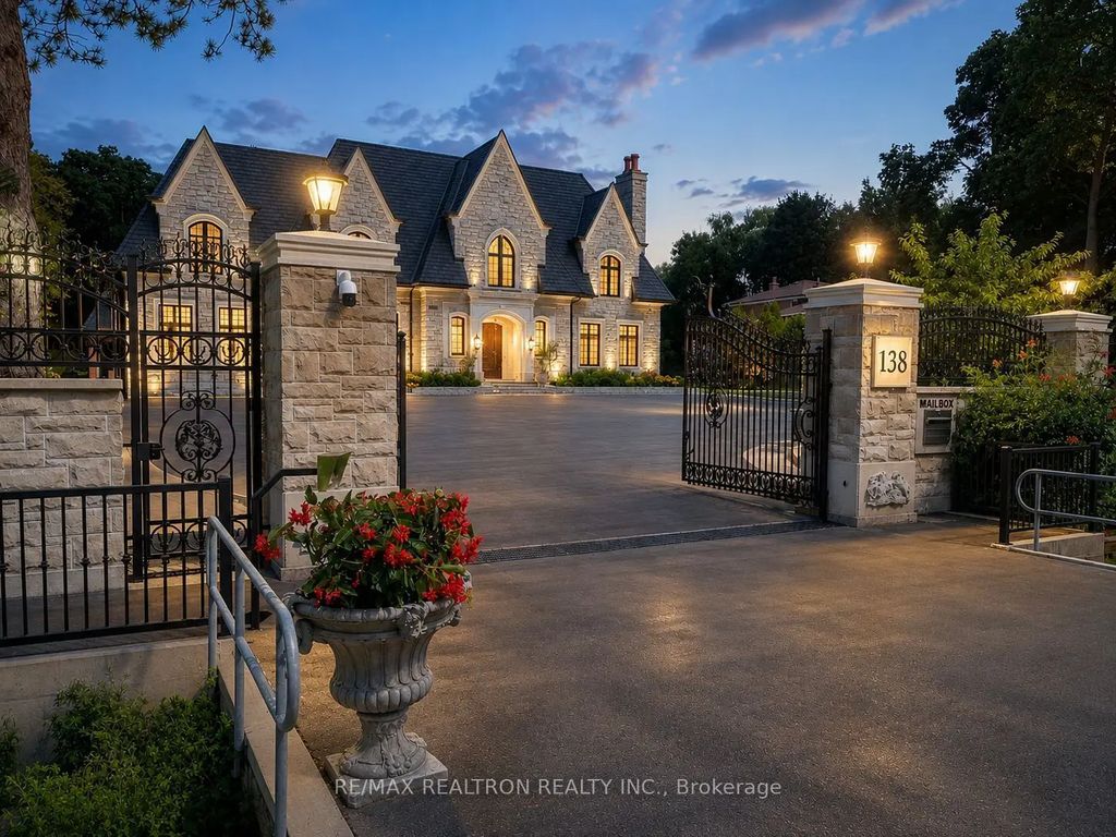 138 Centre Street, Vaughan