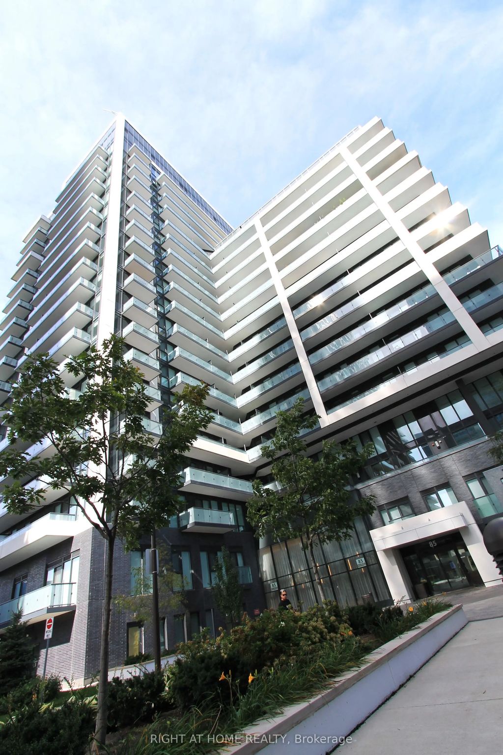 85 Oneida Crescent 907, Richmond Hill
