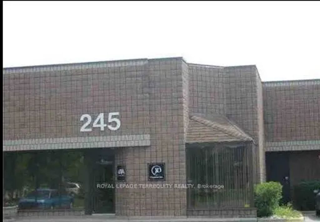 245 Riviera Drive 12, Markham