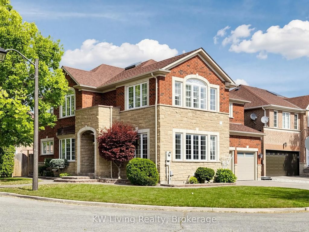 2 Littleleaf Crescent, Markham