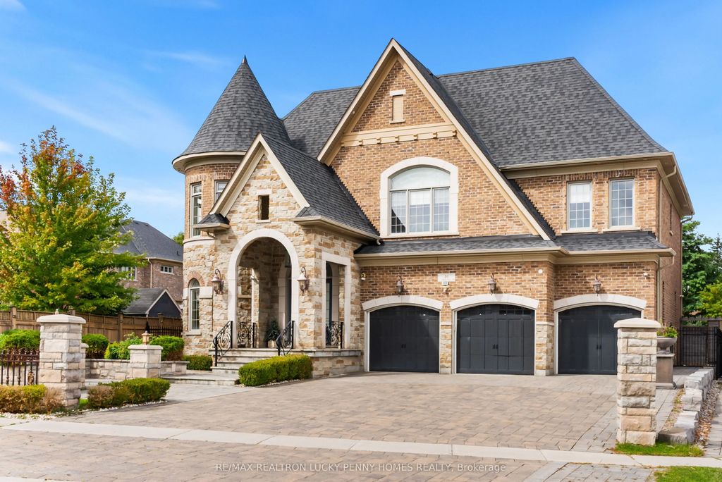 16 Rinas Avenue, Markham