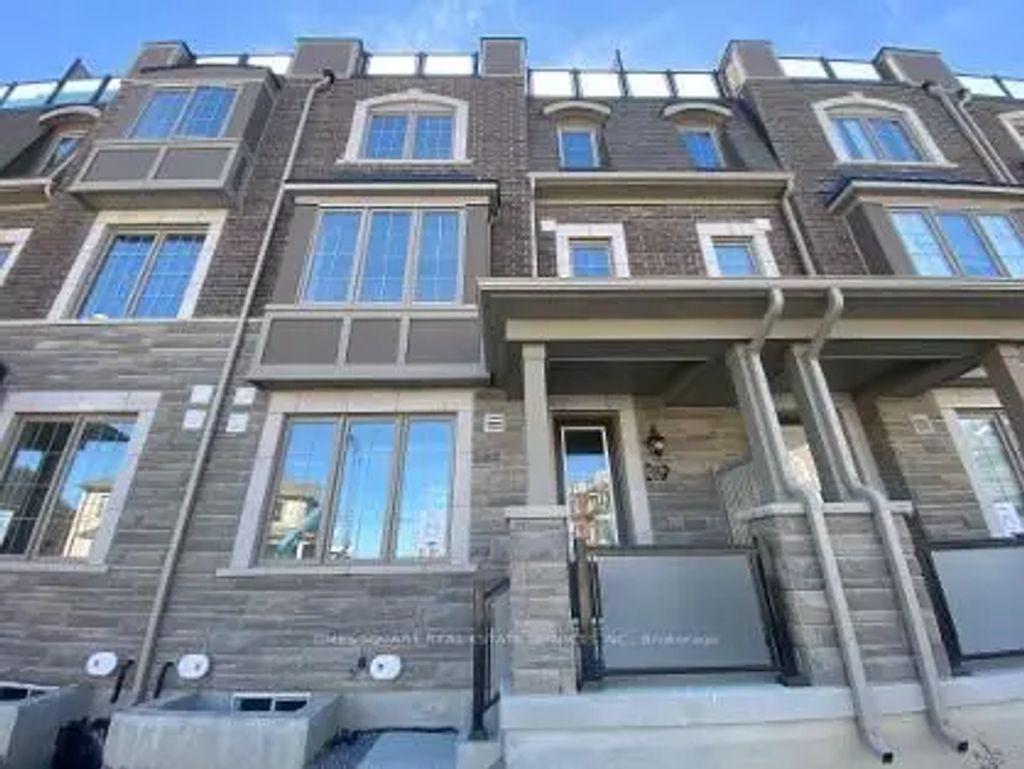 39 Wisla Avenue, Markham