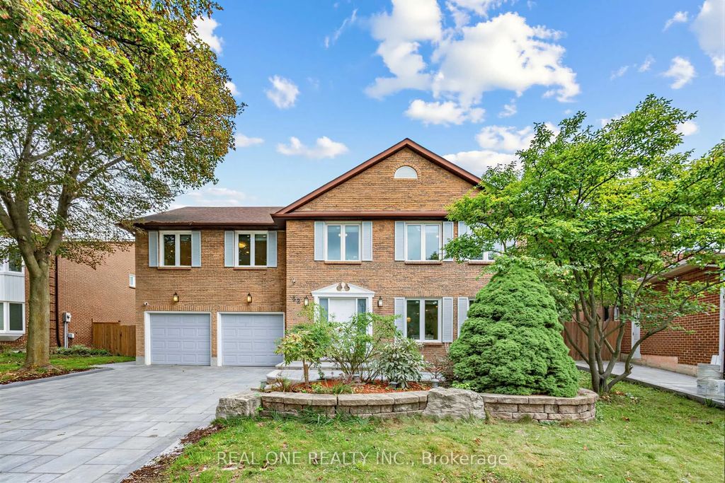 52 Fenwick Crescent, Markham