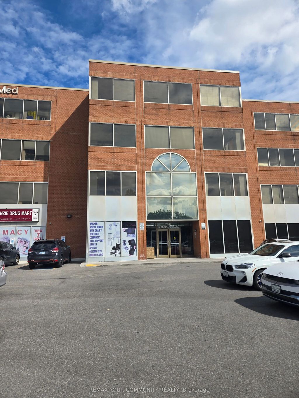 250 Harding Boulevard W 408, Richmond Hill