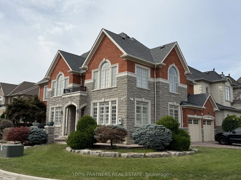 56 Woodvalley Crescent, Vaughan