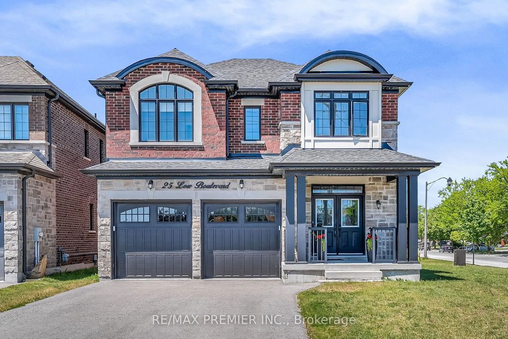 25 Low Boulevard, Uxbridge