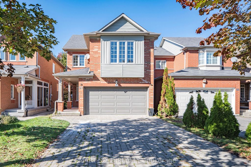 82 Ballymore Drive, Aurora