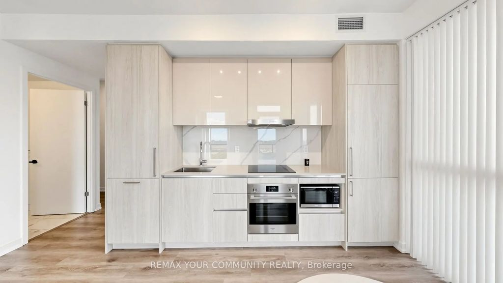 225 Commerce Street 1702, Vaughan