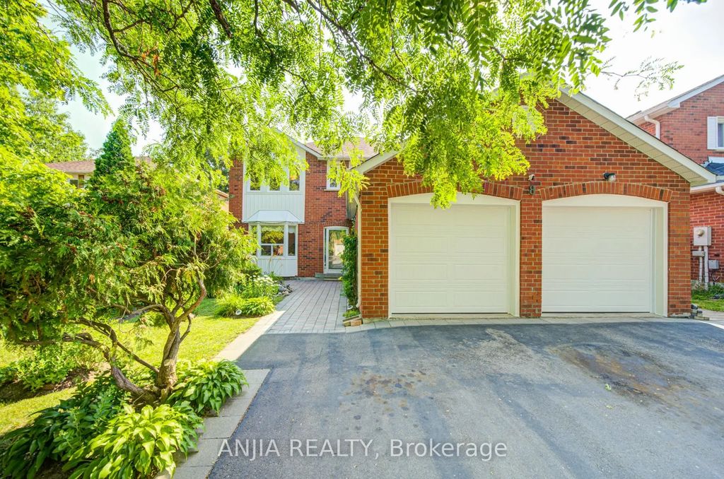 8 Brooklyn Crescent, Markham
