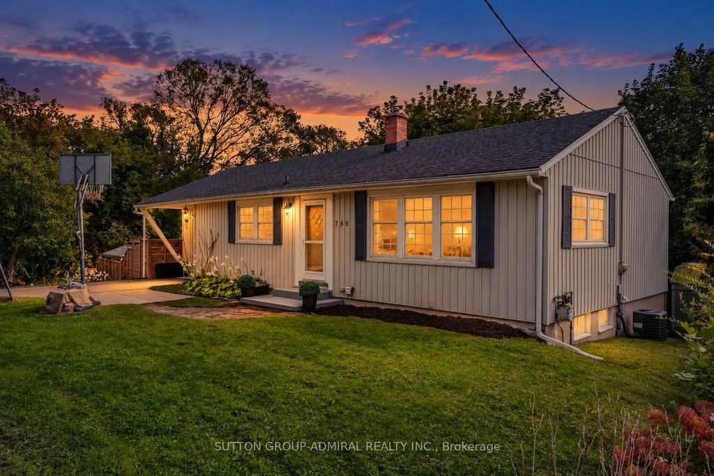 788 Allan Avenue, Newmarket