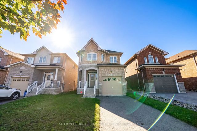 319 Rita's Avenue Lower, Newmarket