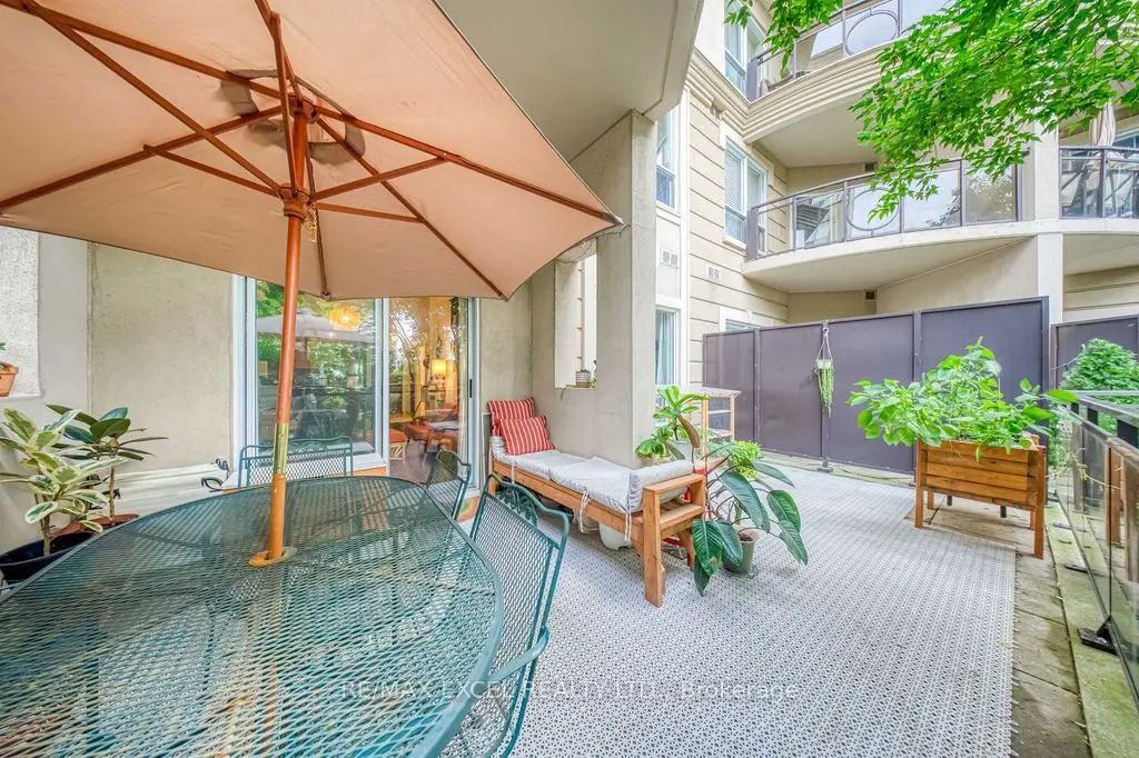 8 Maison Parc Court 102, Vaughan