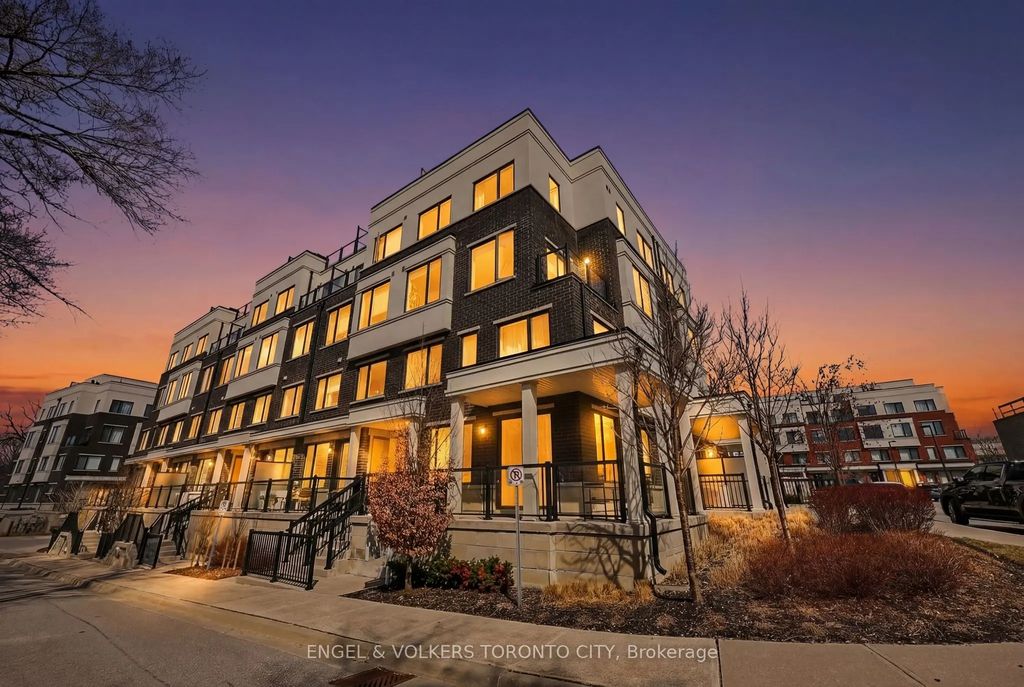 300 Alex Gardner Circle 42, Aurora