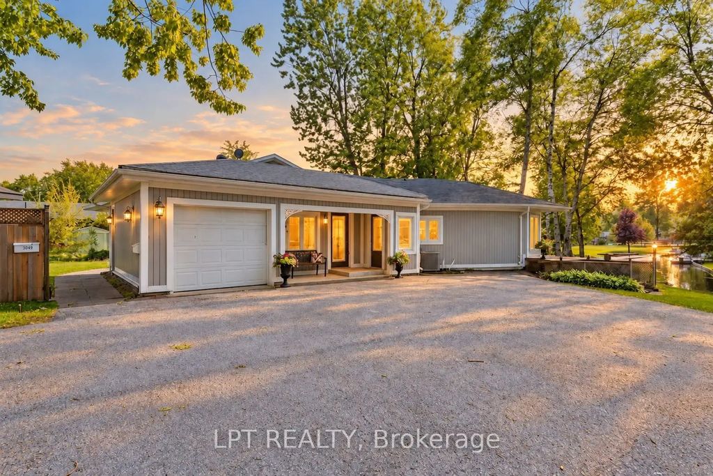204 The Queensway N/a S, Georgina