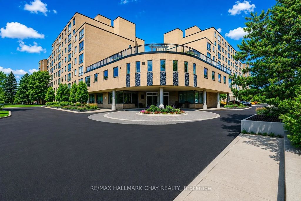 326 Major Mackenzie Drive E 705, Richmond Hill