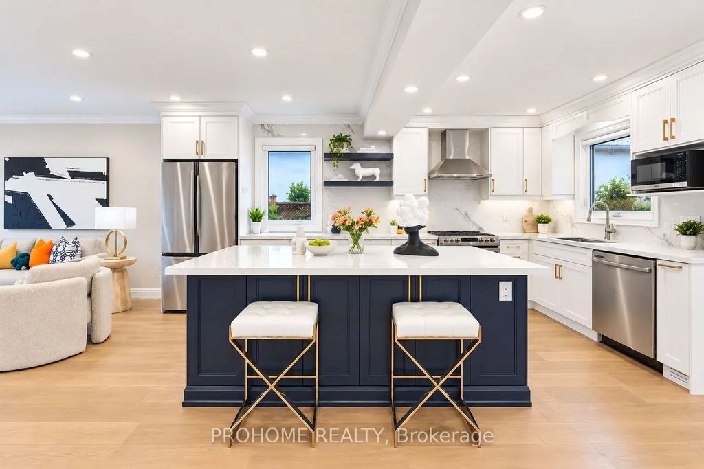 36 Summerfeldt Crescent, Markham