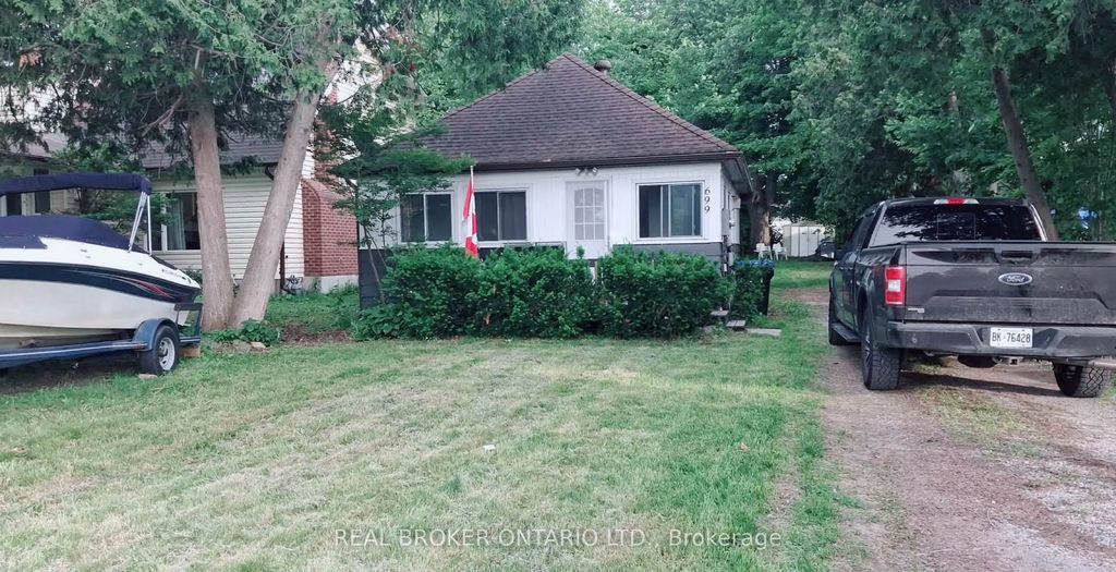 699 Innisfil Beach Road, Innisfil
