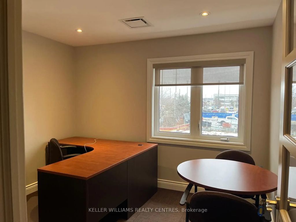 117 Wellington Street E U4, Aurora