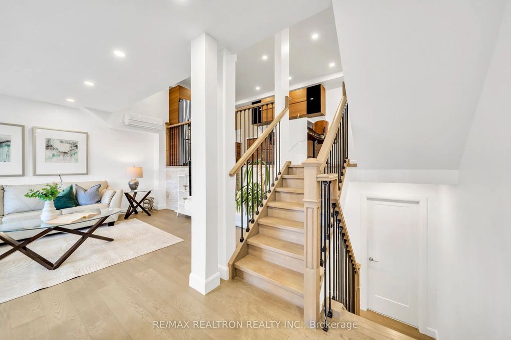 297 Milestone Crescent, Aurora