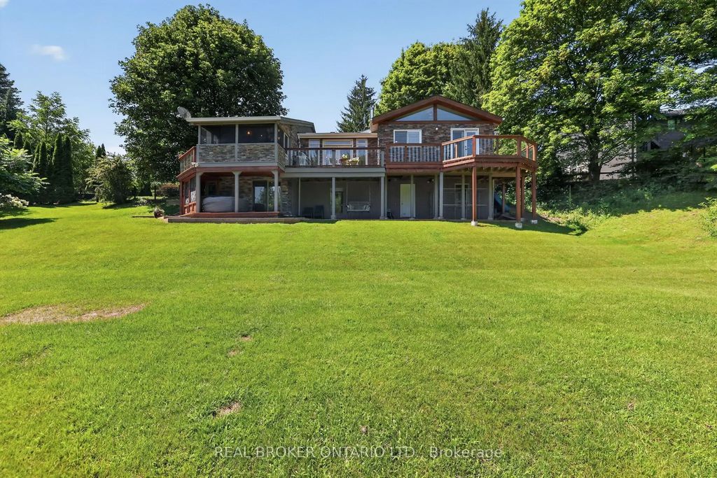 20417 Centre Street, East Gwillimbury