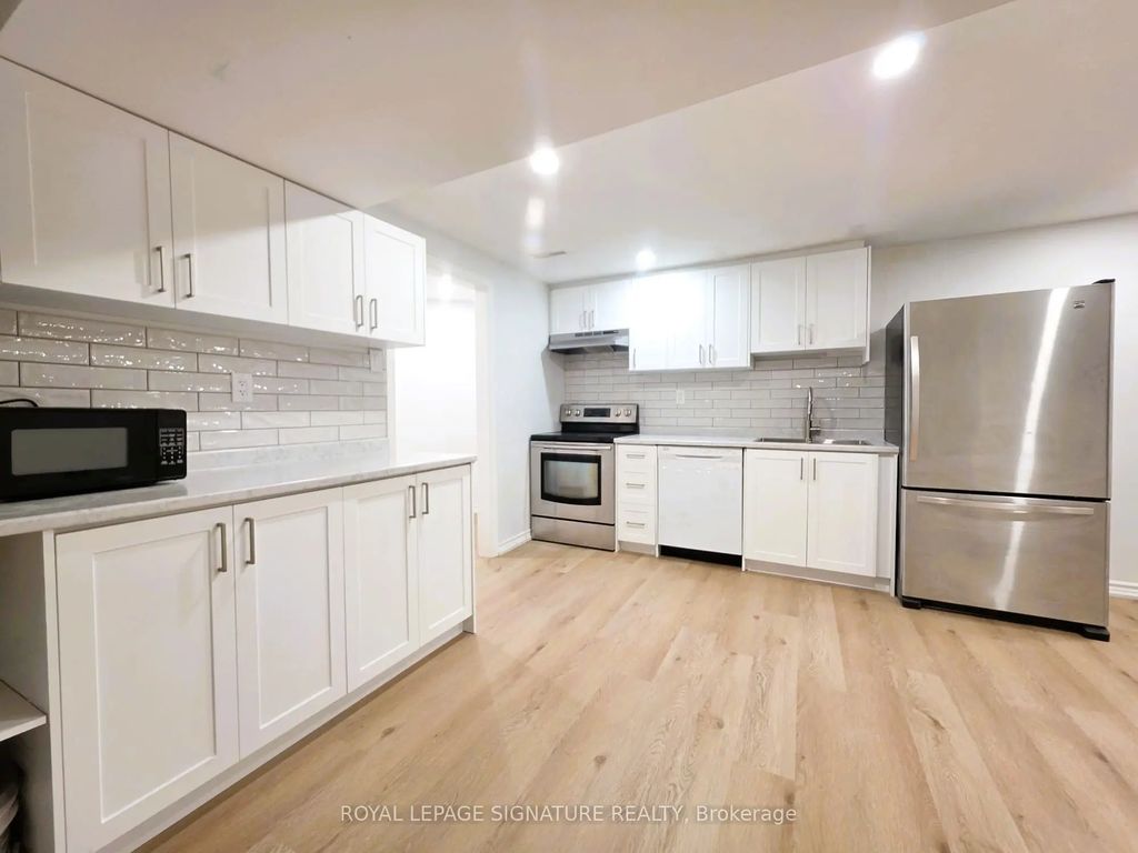 148 Tamarac Trail Bsmt, Aurora