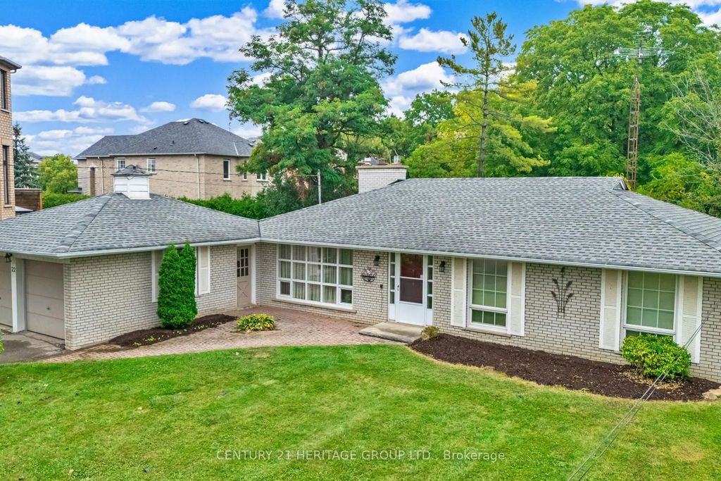 22 Poplar Drive, Richmond Hill