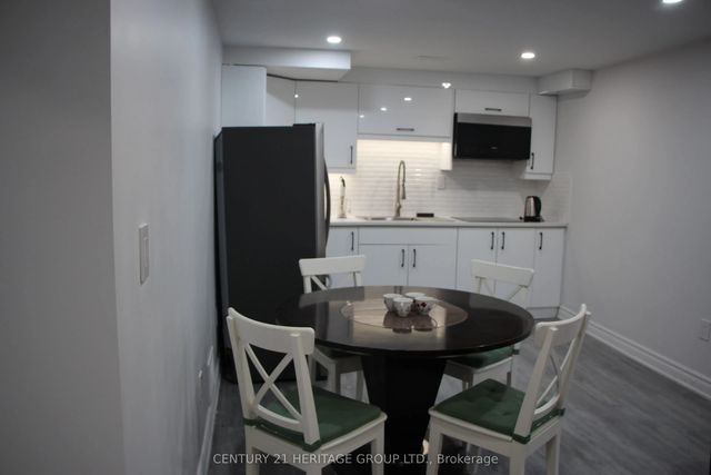 306 Salisbury Lane, Newmarket