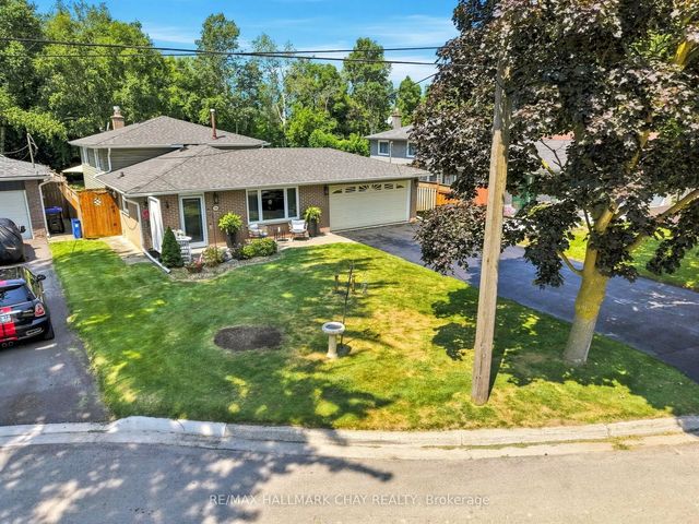 96 Maple Avenue W, New Tecumseth