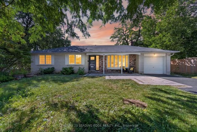 24 Lincoln Green Drive, Markham