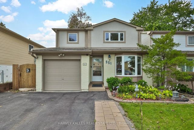 221 Snowshoe Crescent, Markham