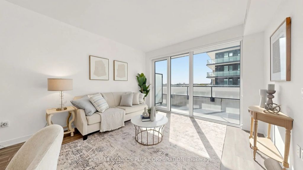 105 Oneida Crescent 503, Richmond Hill