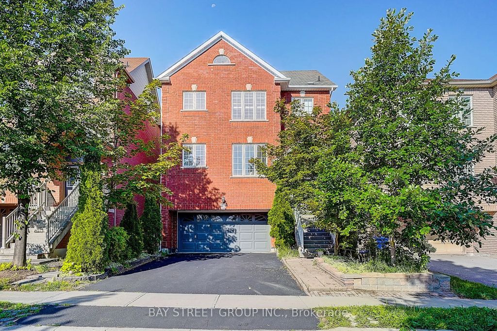 57 Gail Parks Crescent, Newmarket