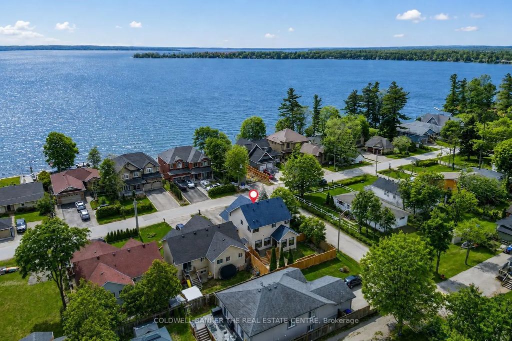 684 Lakelands Avenue, Innisfil