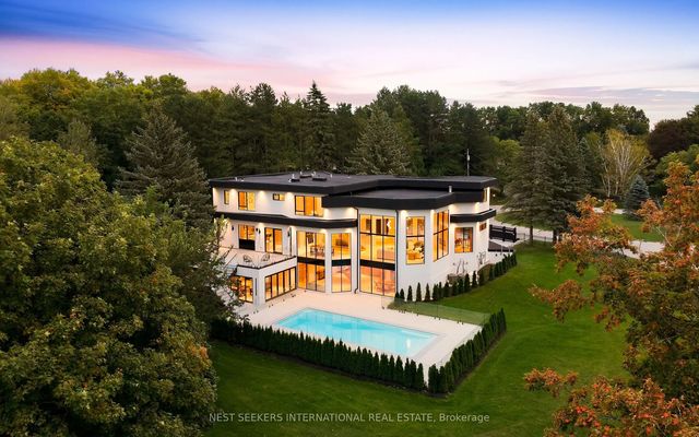 2 Champlain Crescent, King