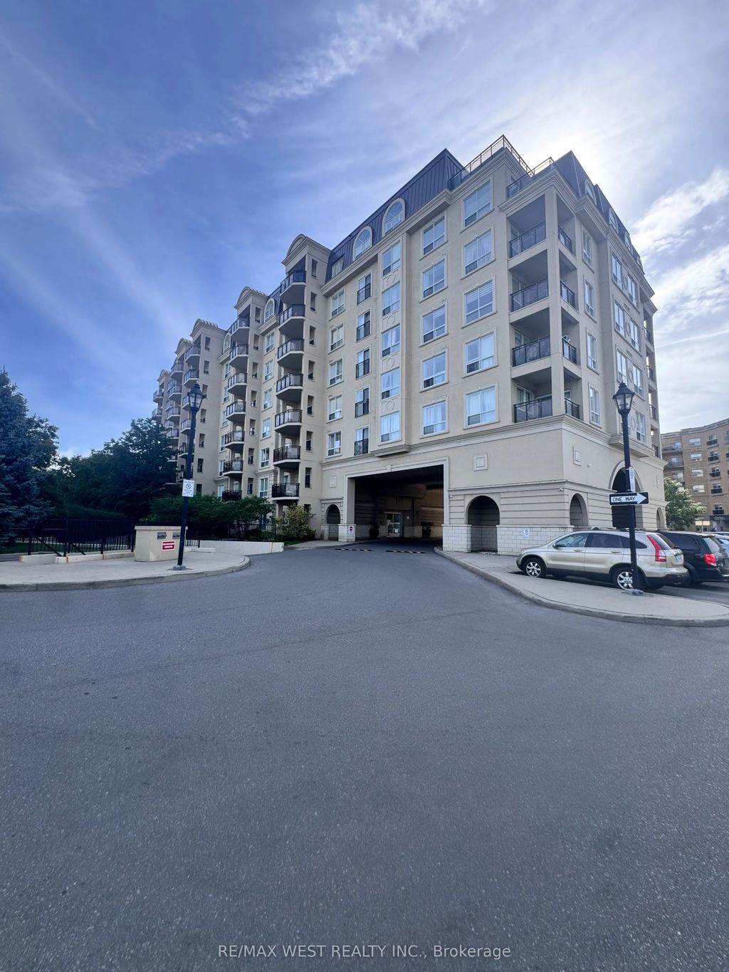1 Maison Parc Court 421, Vaughan